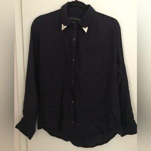 Great condition Rails navy blue button up blouse (size: M)